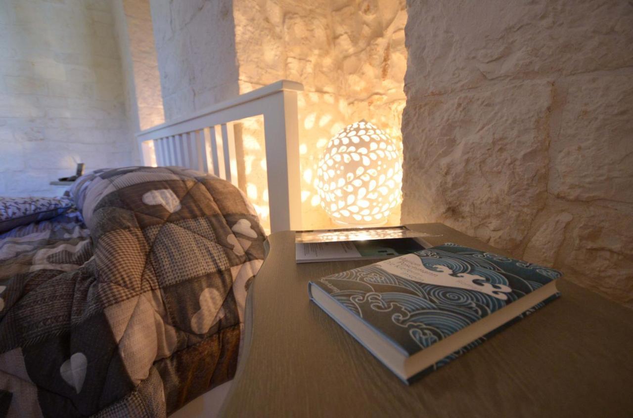 Trulli Petra Chiara Bed & Breakfast โลโกโรตอนโด ภายนอก รูปภาพ