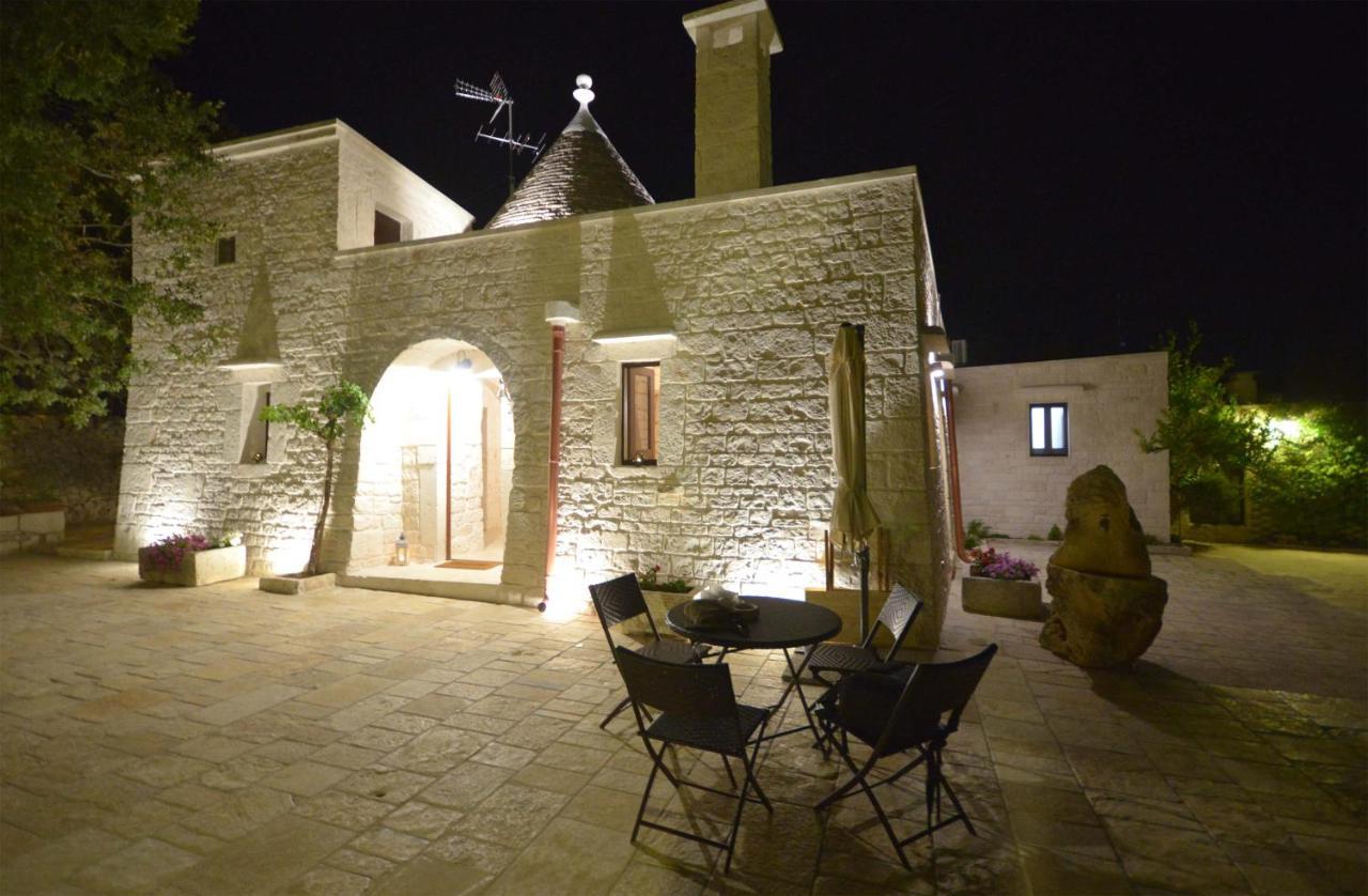 Trulli Petra Chiara Bed & Breakfast โลโกโรตอนโด ภายนอก รูปภาพ