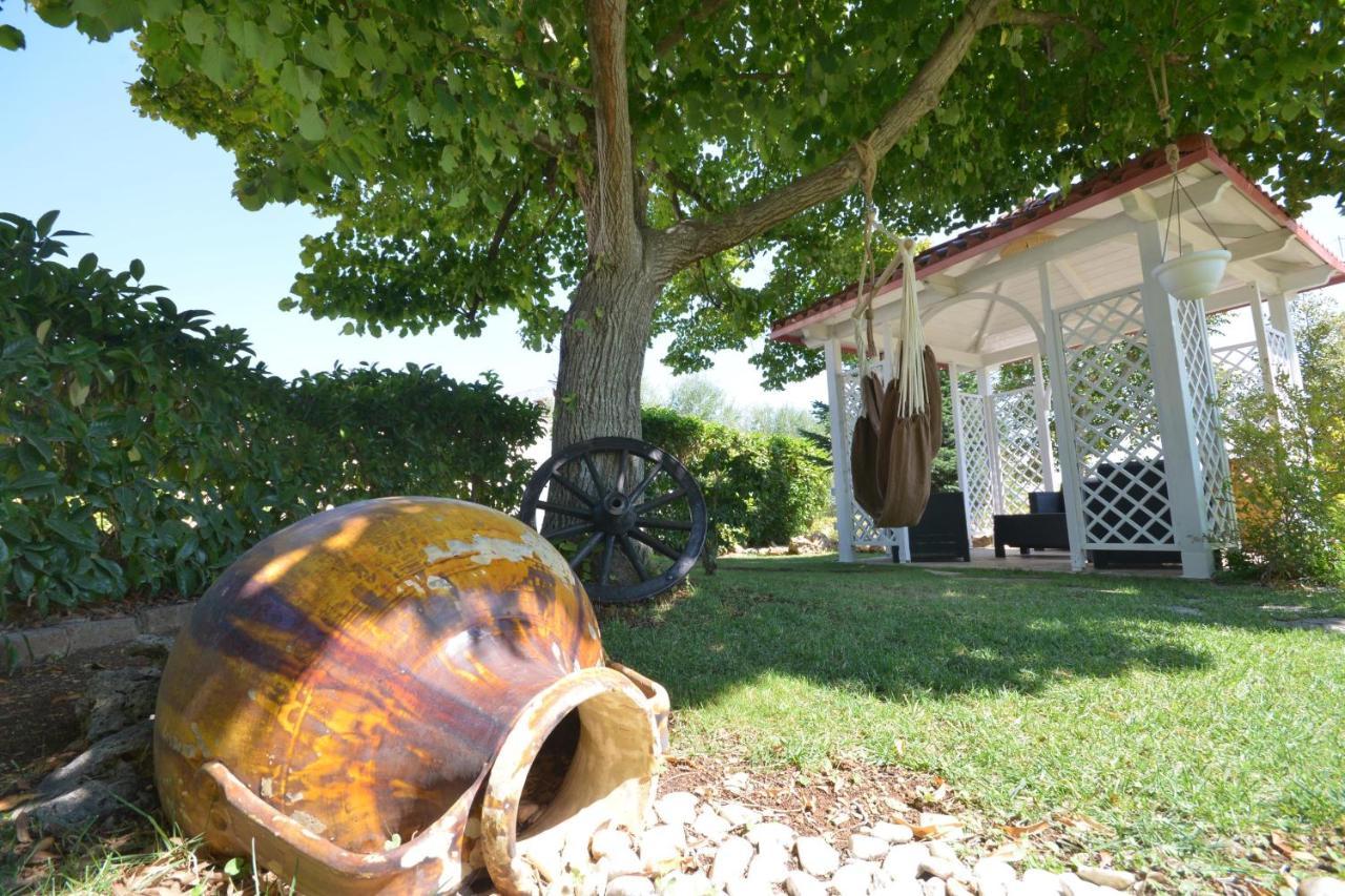 Trulli Petra Chiara Bed & Breakfast โลโกโรตอนโด ภายนอก รูปภาพ