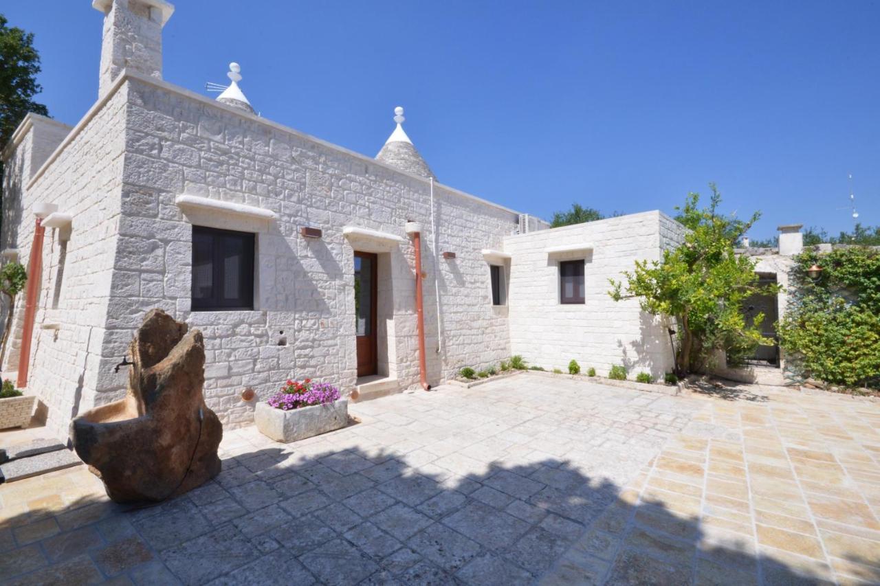 Trulli Petra Chiara Bed & Breakfast โลโกโรตอนโด ภายนอก รูปภาพ