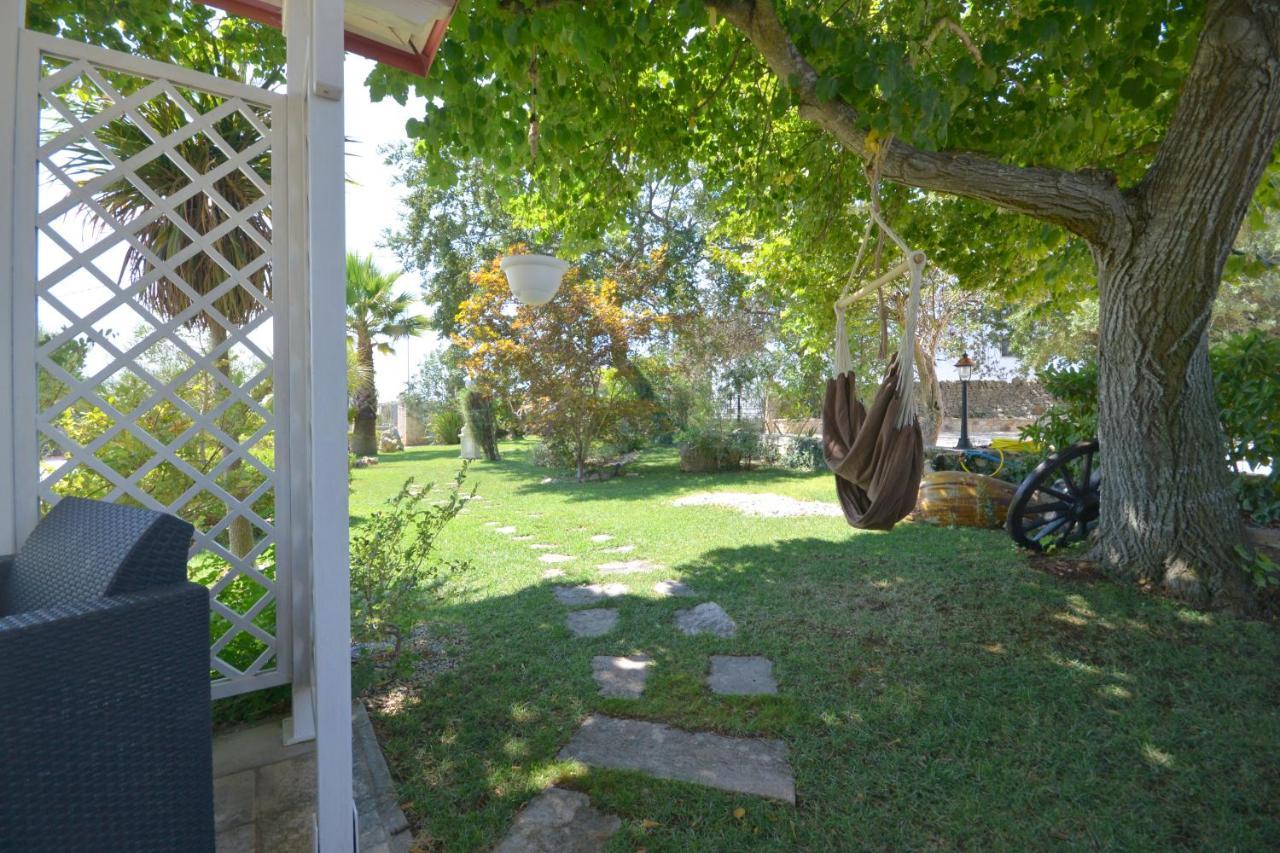 Trulli Petra Chiara Bed & Breakfast โลโกโรตอนโด ภายนอก รูปภาพ