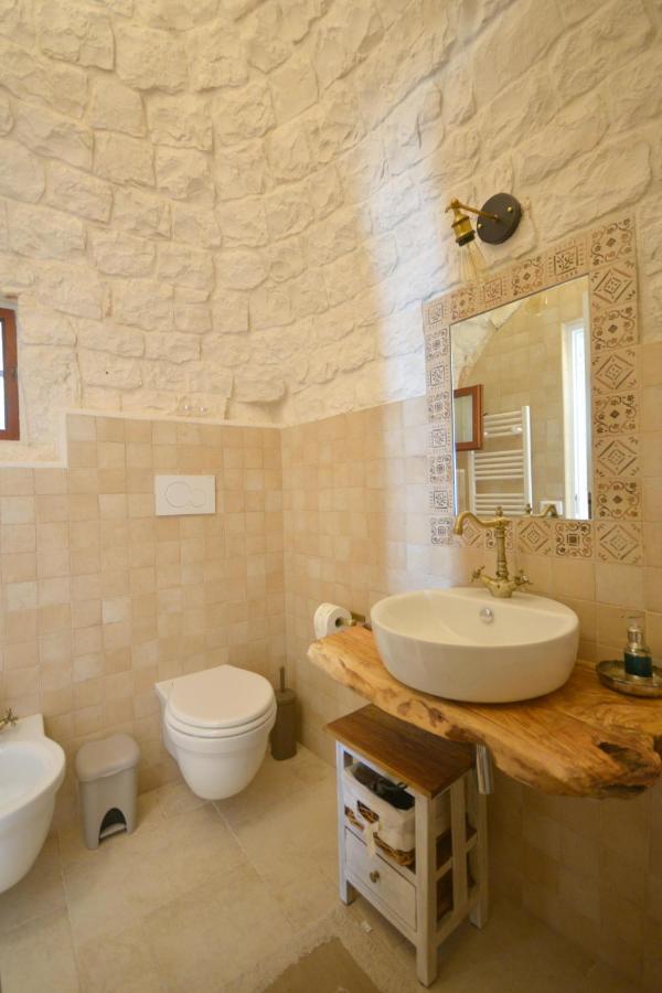 Trulli Petra Chiara Bed & Breakfast โลโกโรตอนโด ภายนอก รูปภาพ