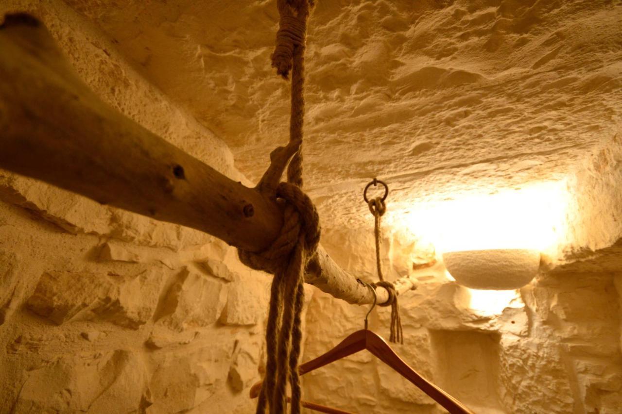 Trulli Petra Chiara Bed & Breakfast โลโกโรตอนโด ภายนอก รูปภาพ