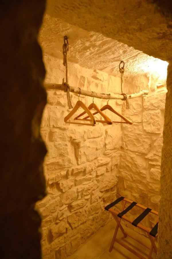 Trulli Petra Chiara Bed & Breakfast โลโกโรตอนโด ภายนอก รูปภาพ