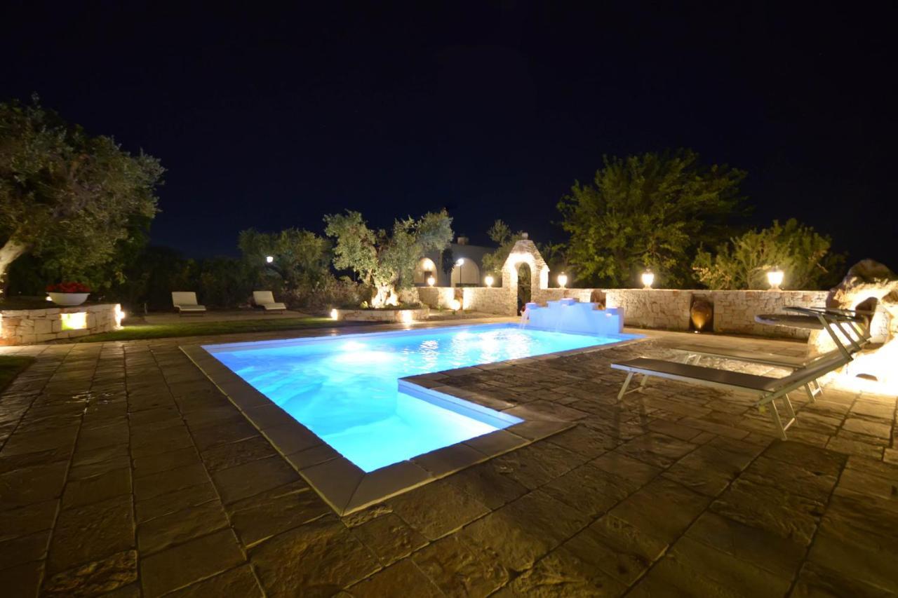 Trulli Petra Chiara Bed & Breakfast โลโกโรตอนโด ภายนอก รูปภาพ
