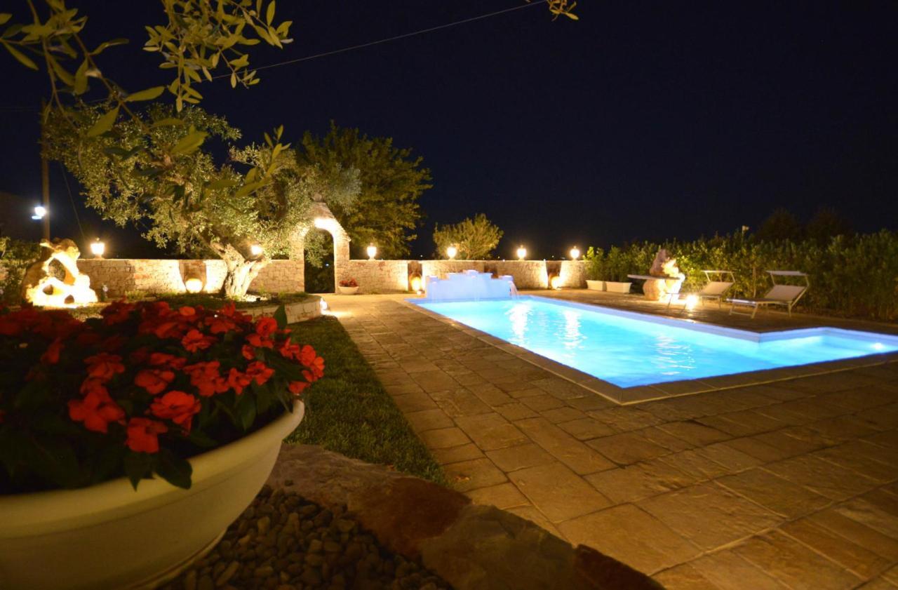 Trulli Petra Chiara Bed & Breakfast โลโกโรตอนโด ภายนอก รูปภาพ
