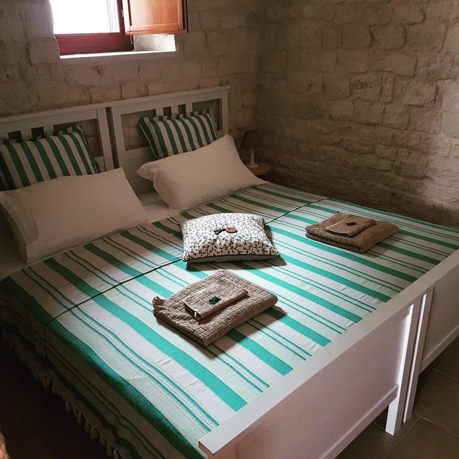 Trulli Petra Chiara Bed & Breakfast โลโกโรตอนโด ภายนอก รูปภาพ